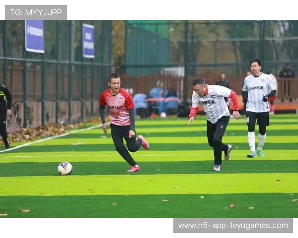 冰球赛场球员冲突升级，联赛纪律委员会开会讨论